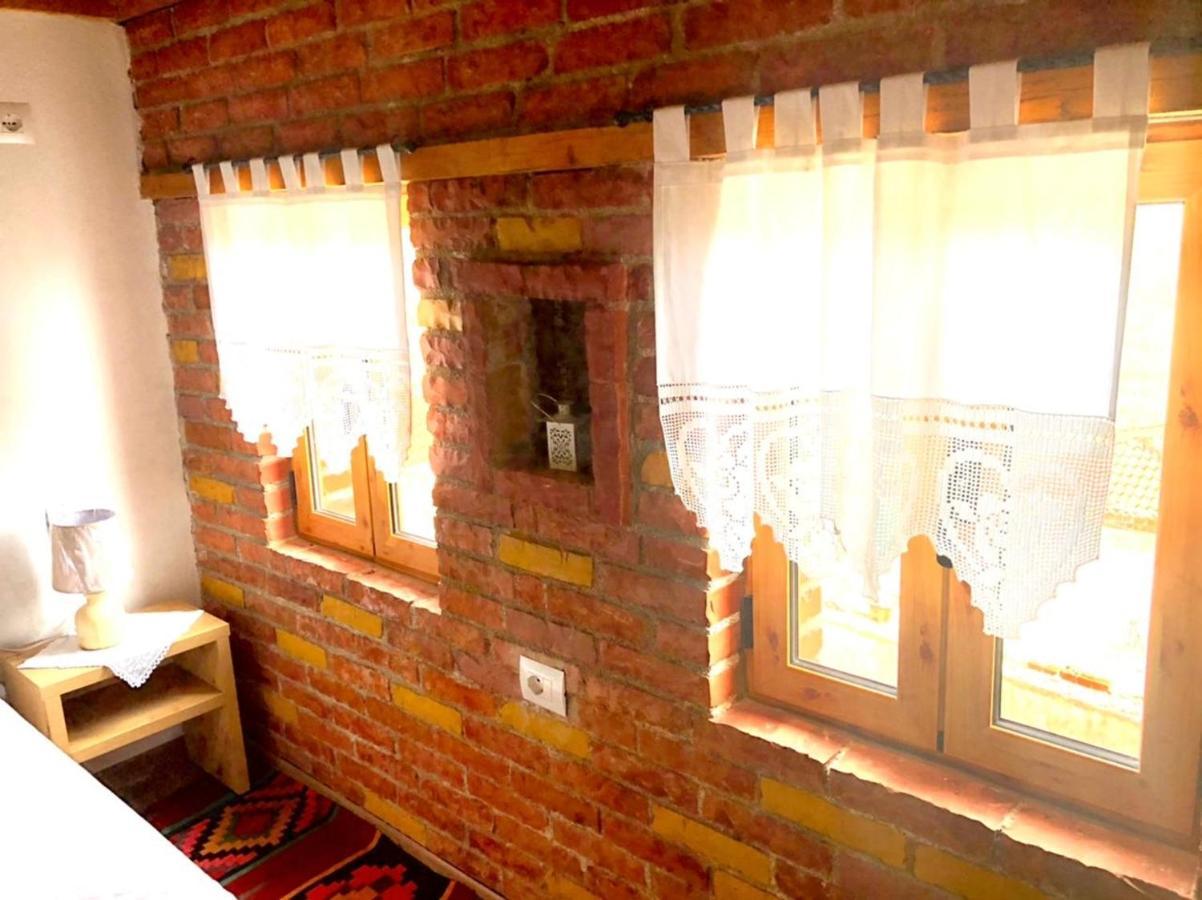 Villa Muzhaqi Nivice 외부 사진
