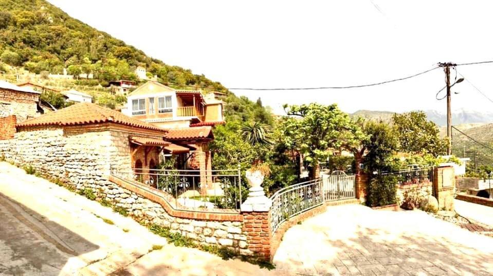 Villa Muzhaqi Nivice 외부 사진