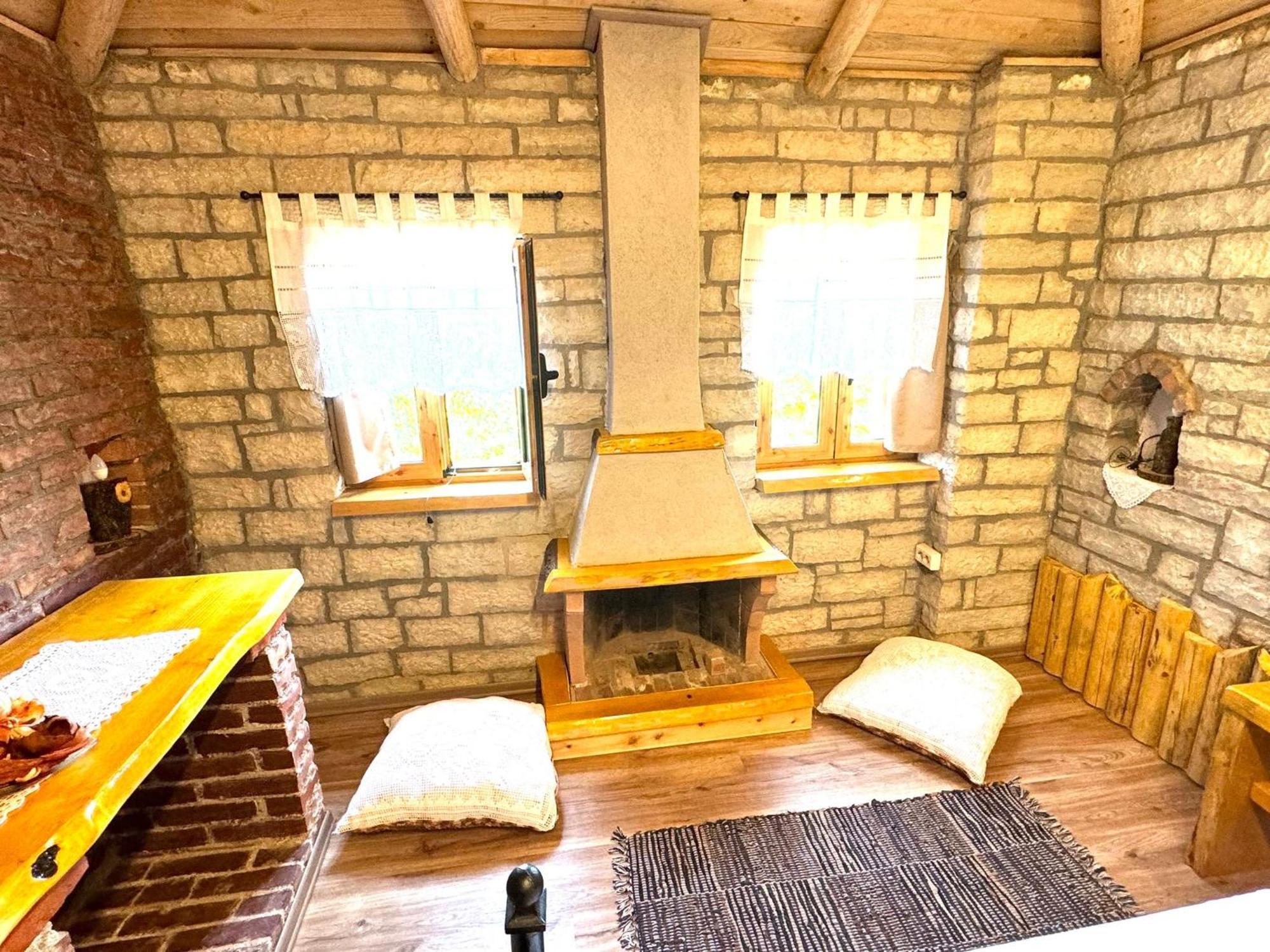 Villa Muzhaqi Nivice 외부 사진